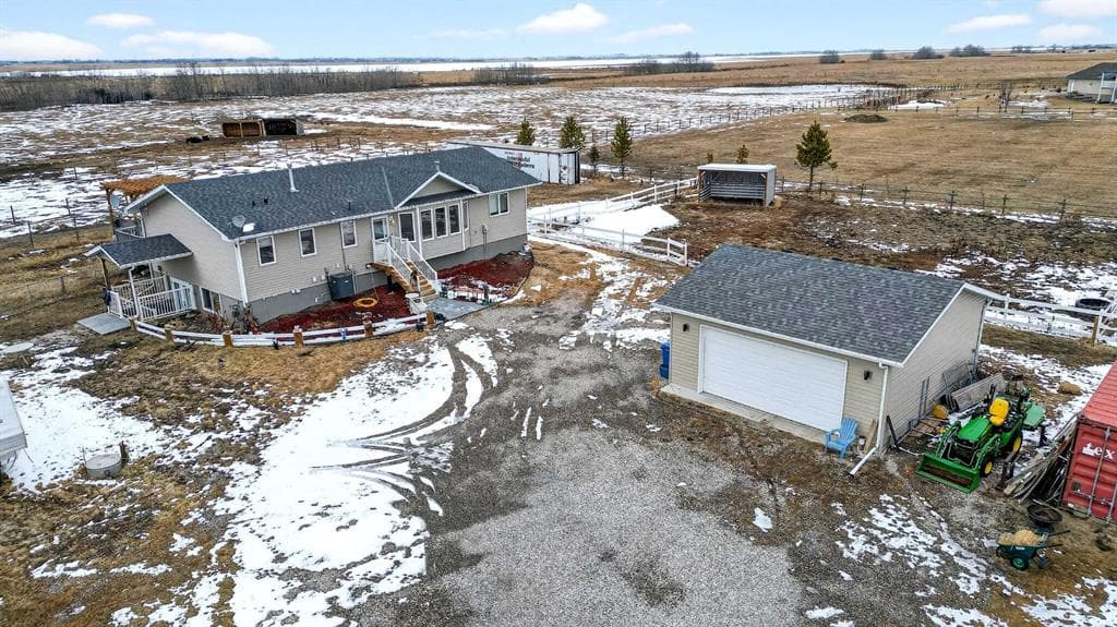 270092 Glenmore Trail — photo 1