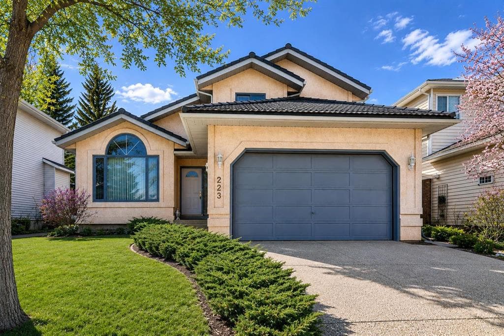 3-bed Detached for sale at 223 Hawkstone Close NW, Calgary