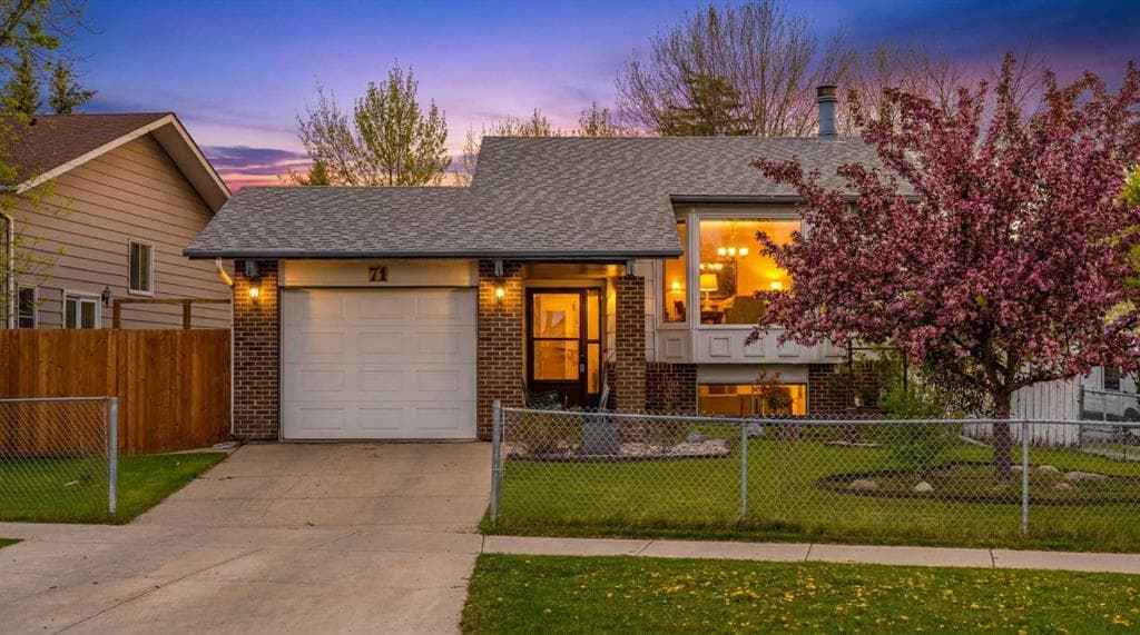 3-bed Detached for sale at 71 Sunmills Drive SE, Calgary