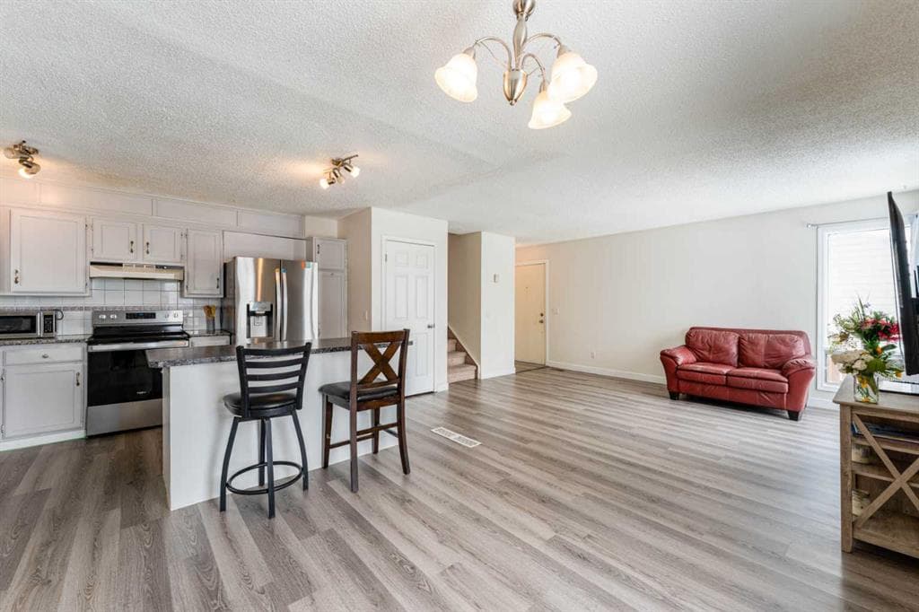 147 Templewood Drive NE — photo 1