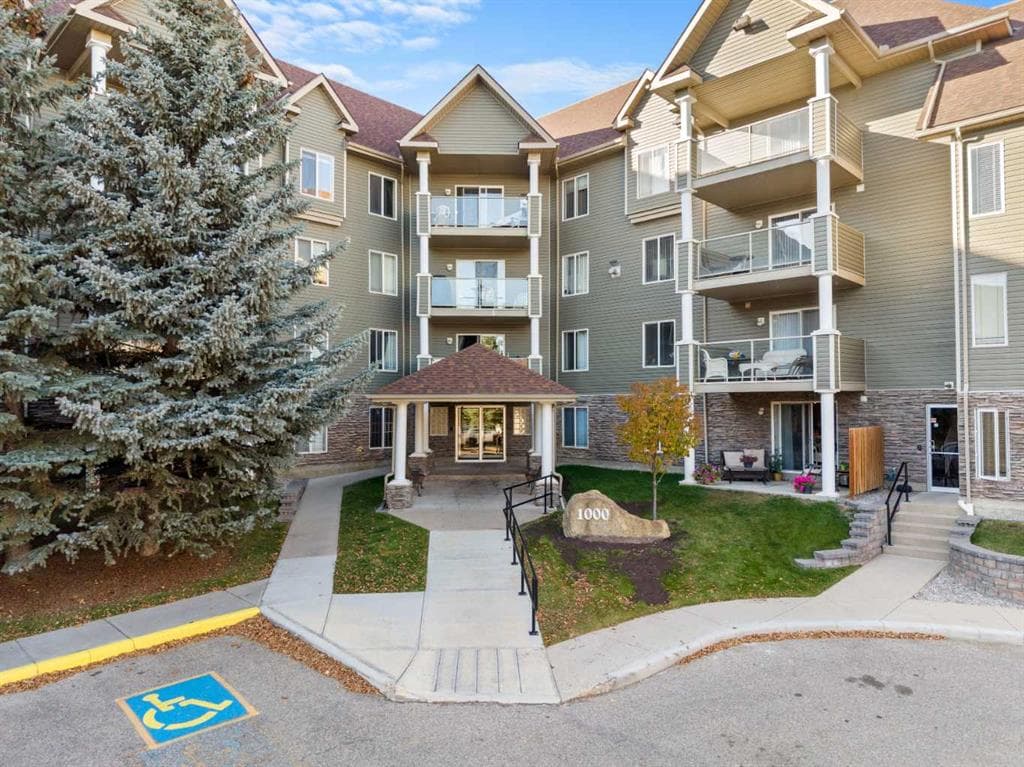 4-bed Apartment for sale at 1208 Millrise Point SW, Calgary