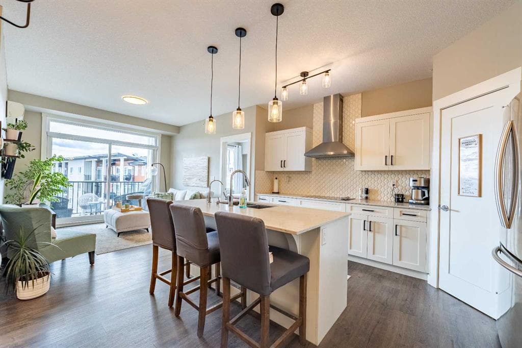 412, 10 Walgrove Walk SE — photo 1
