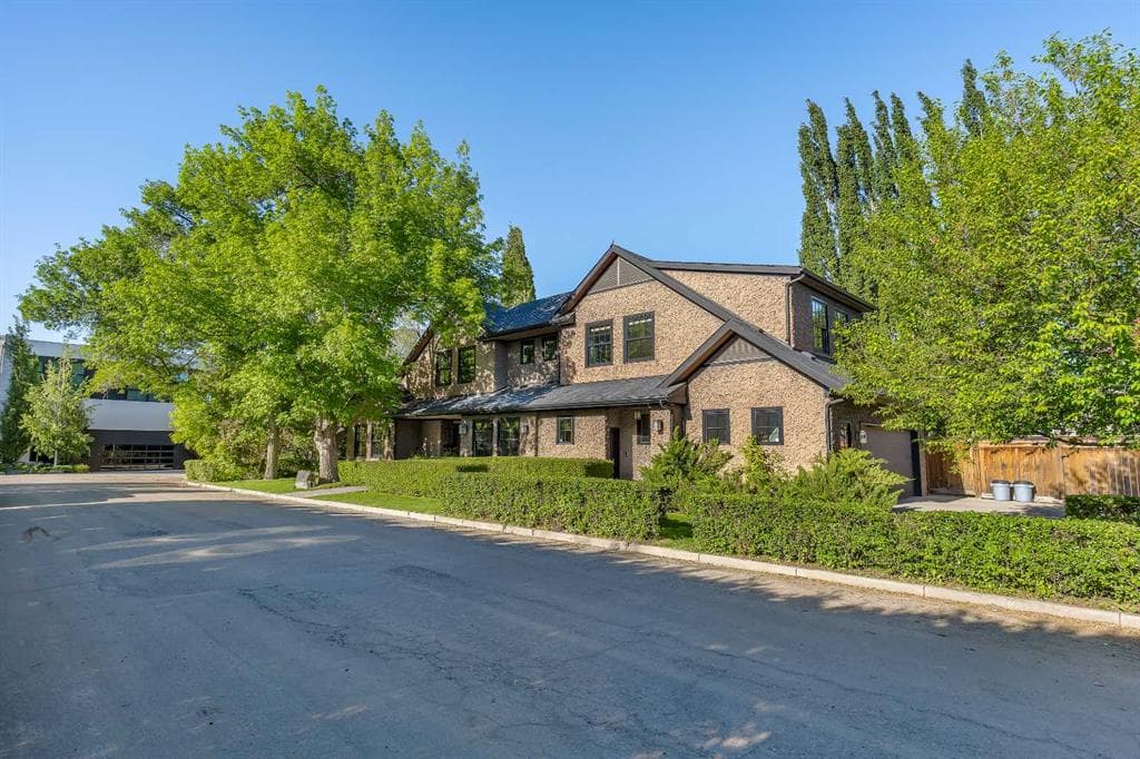 4-bed Detached for sale at 239 37 Avenue SW, Calgary