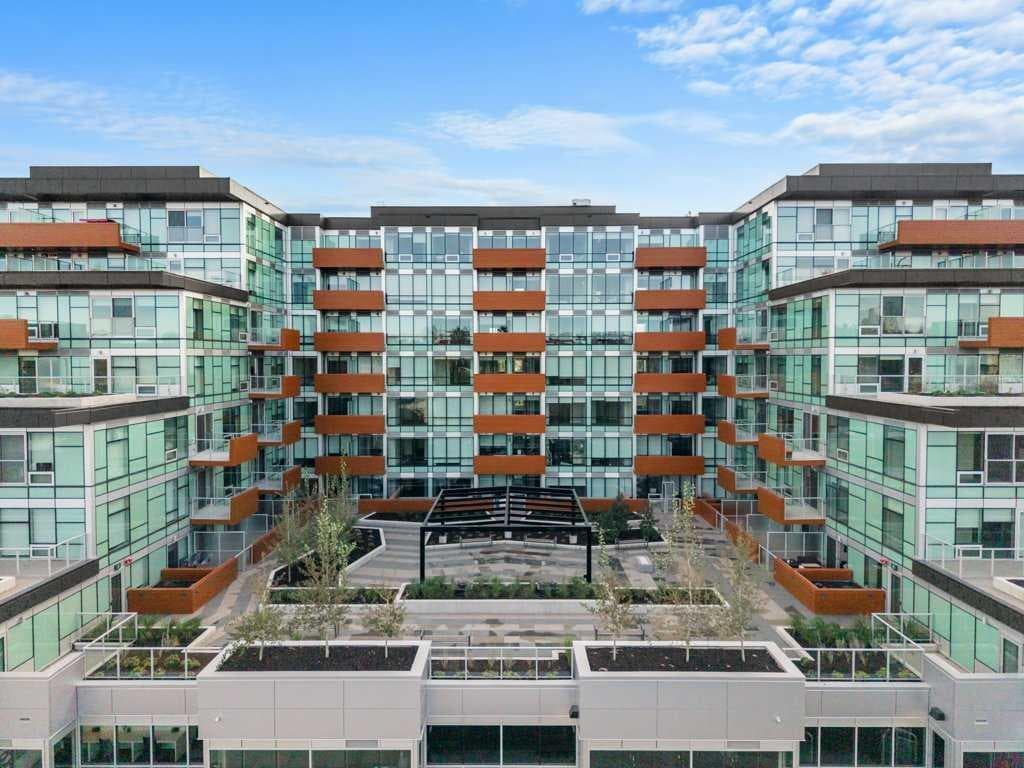 819, 110 18A Street NW — photo 1