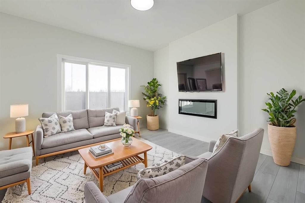 385 Sora Park SE — photo 1
