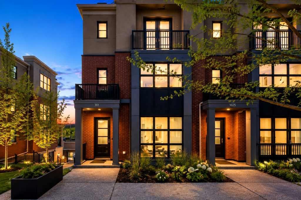 701 Aspen Meadows Hill SW — photo 1