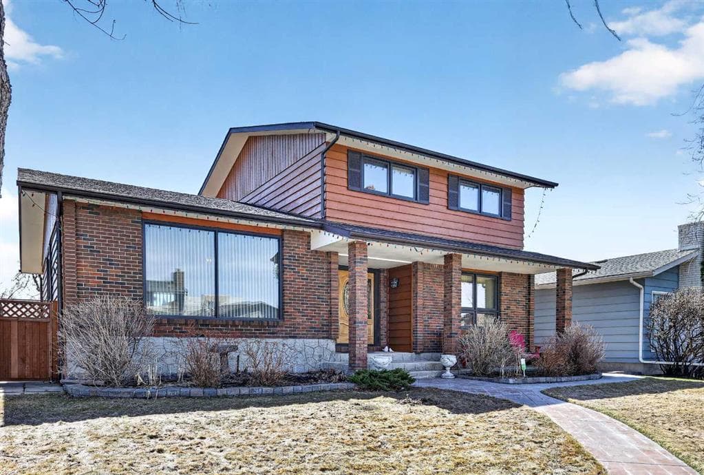 168 Templewood Drive NE — photo 1