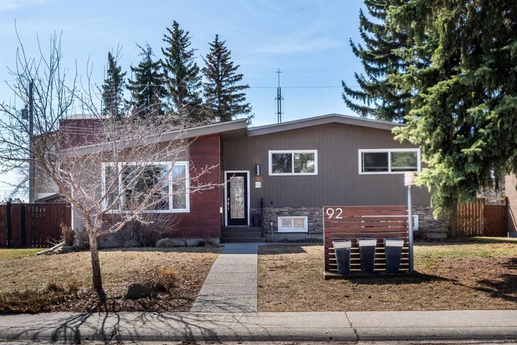 4-bed Detached for sale at 92 Chinook Drive SW, Calgary