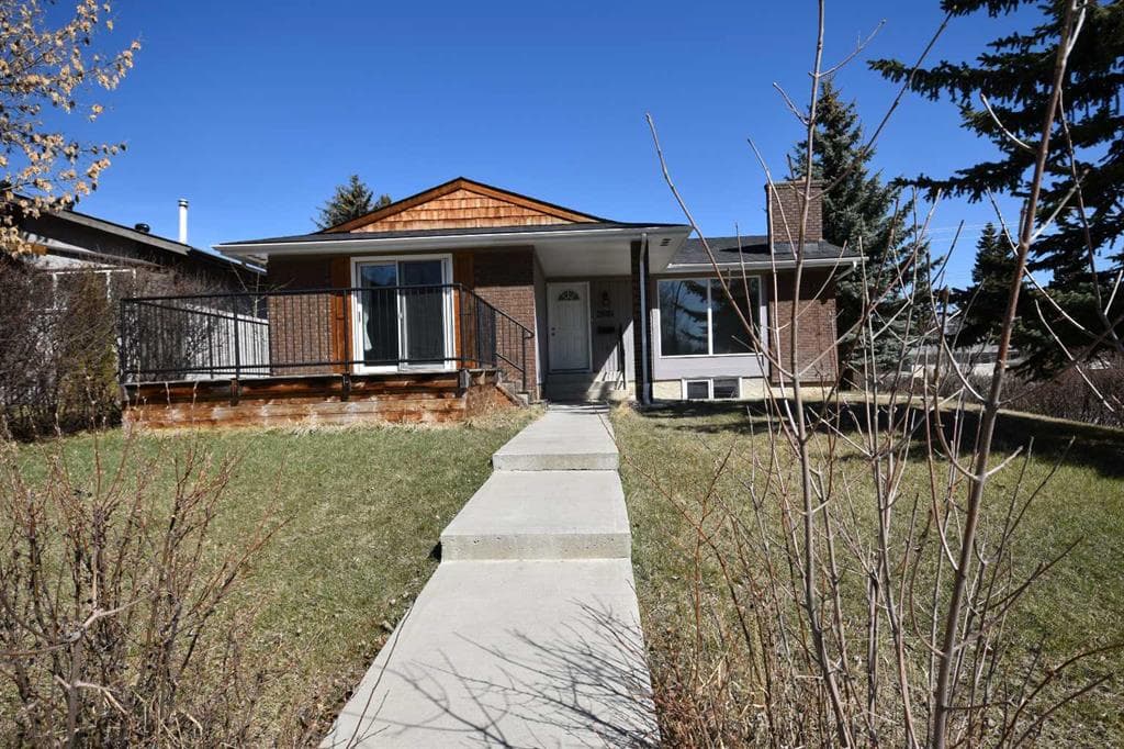 4-bed Detached for sale at 2604 106 Avenue SW, Calgary
