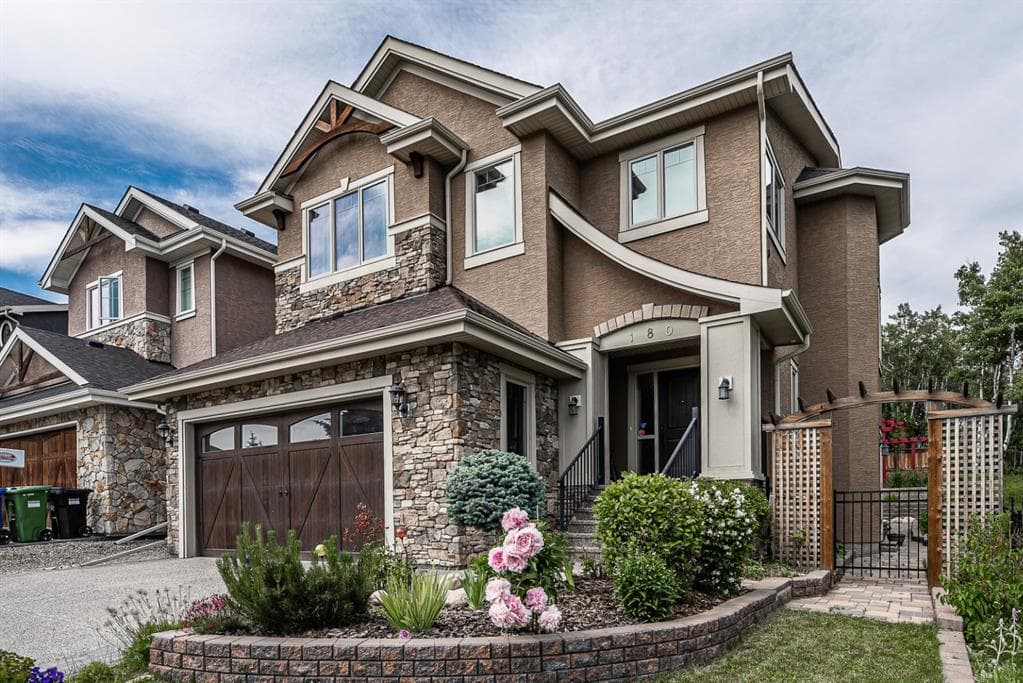 180 ASCOT Drive SW — photo 1