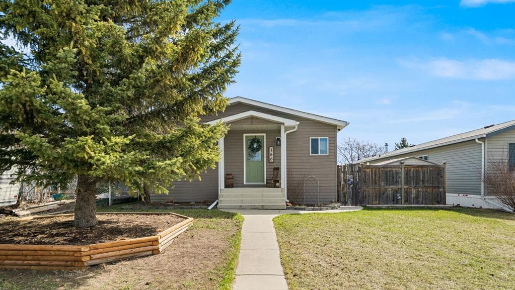3-bed Detached for sale at 156 Meadowlark Lane, Carstairs