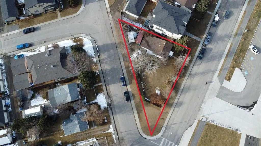 1-bed Detached for sale at 2103 Mackay Road NW, Calgary