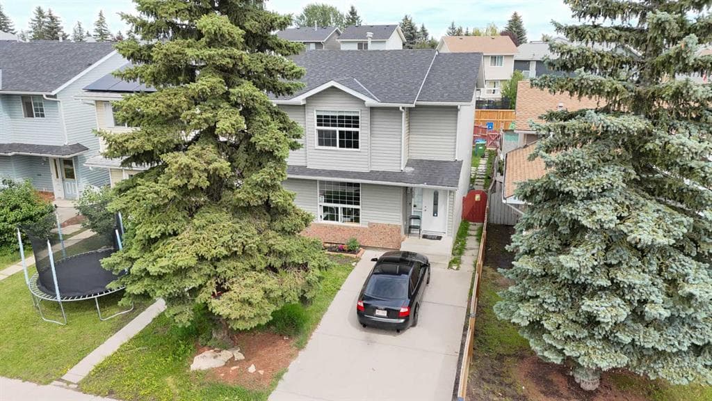 136 Martindale Drive NE — photo 1