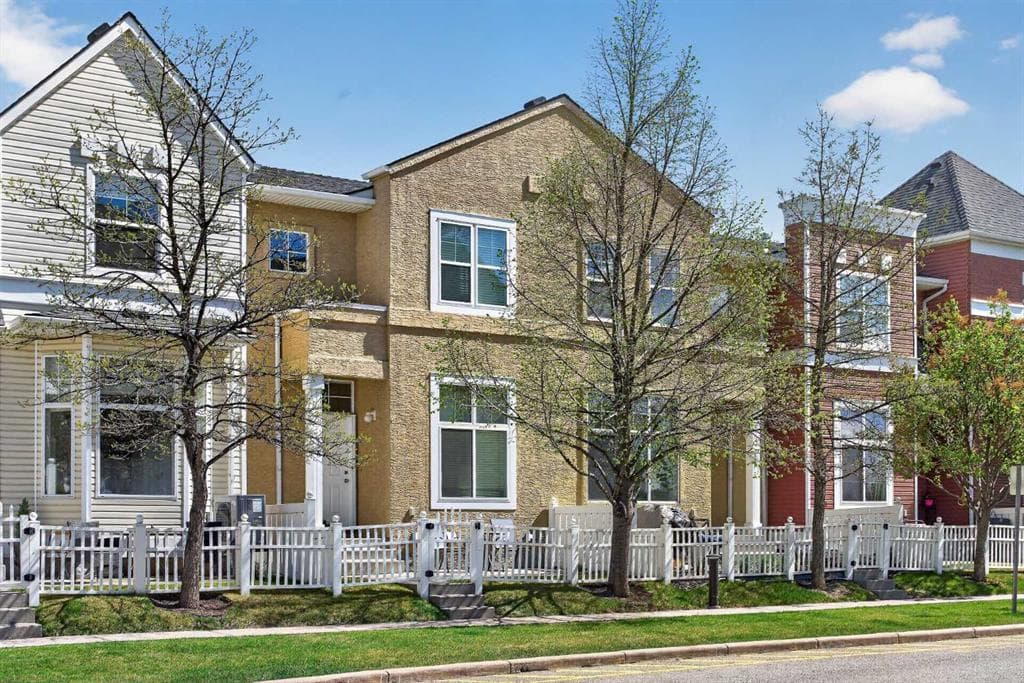 138 Promenade Way SE — photo 1