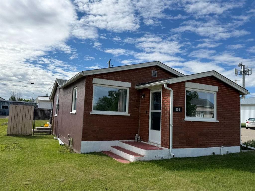 2-bed Detached for sale at 209 1 Street N, Vulcan