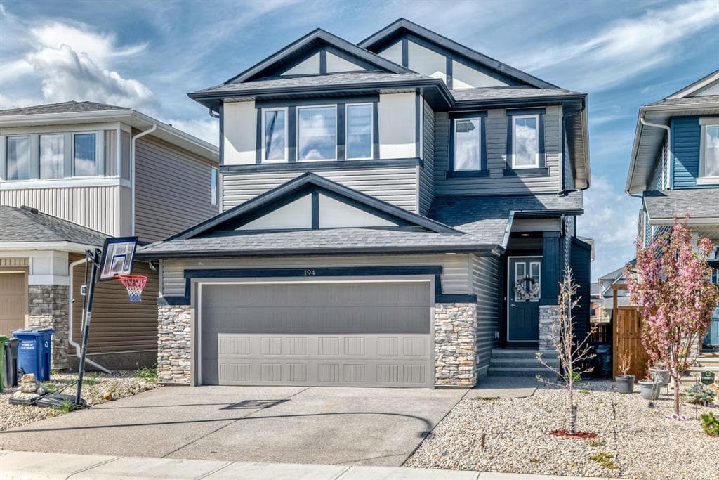 6-bed Detached for sale at 194 Willow Place, Cochrane