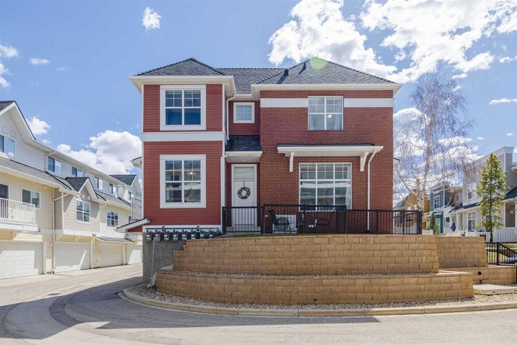 322 Mckenzie Towne Link SE — photo 1