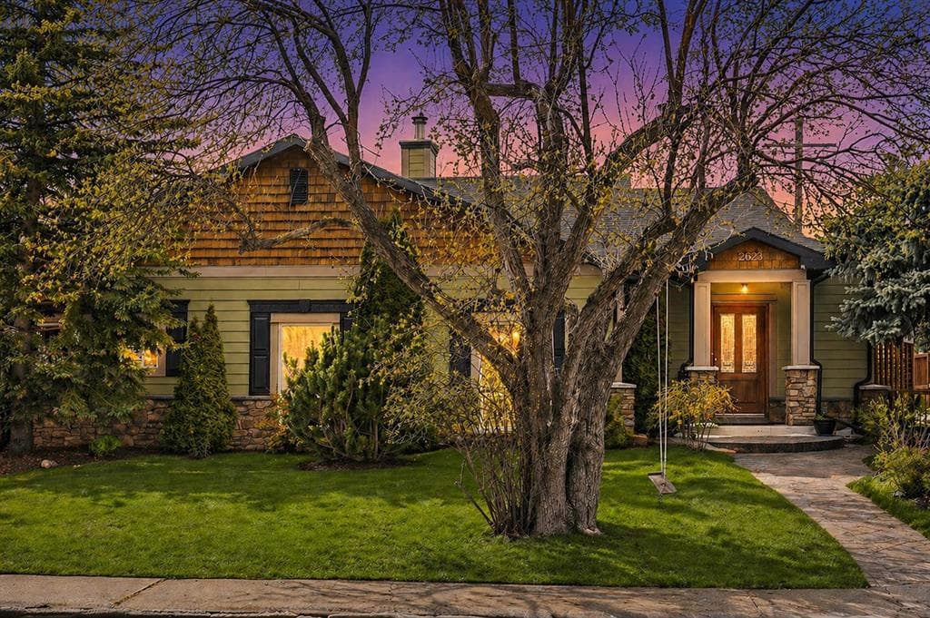 4-bed Detached for sale at 2623 Glenmount Drive SW, Calgary