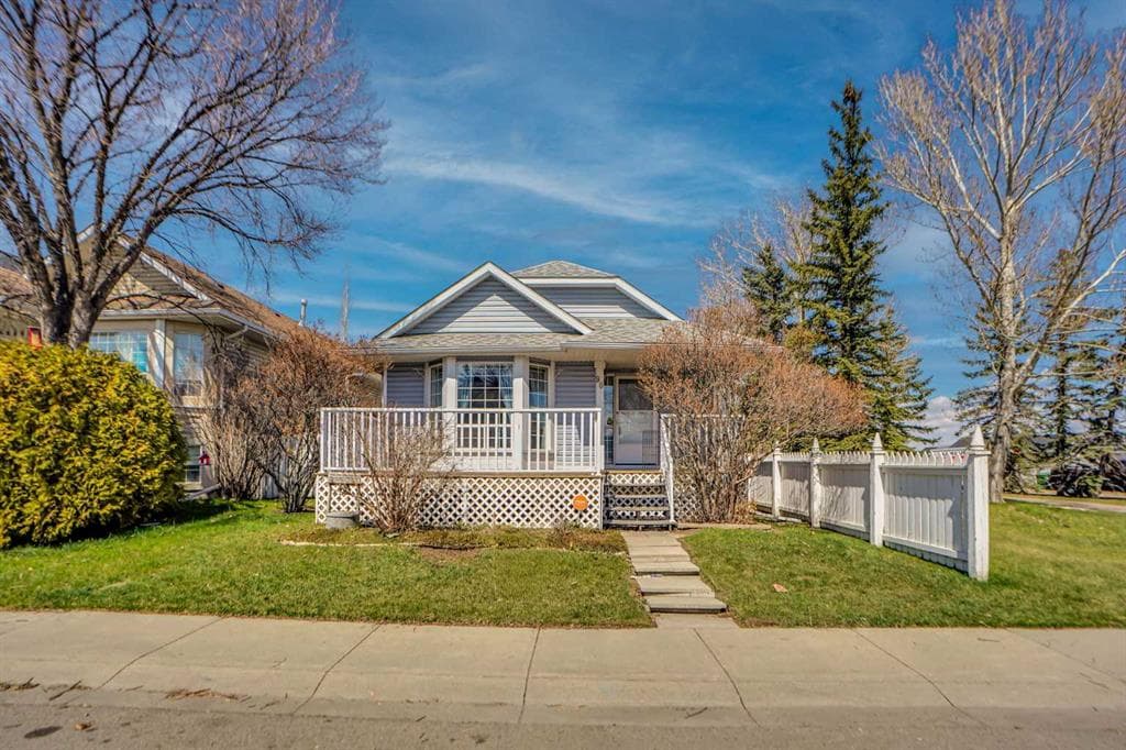 90 Martinridge Crescent NE — photo 1