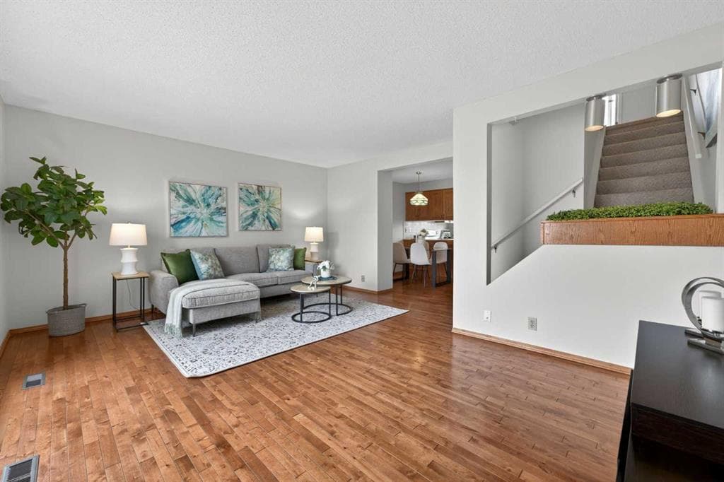 3-bed Townhouse for sale at 31, 7205 4 Street NE, Calgary