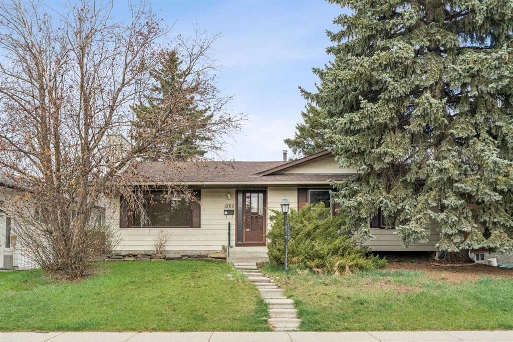 4-bed Detached for sale at 1260 Lake Sylvan Drive SE, Calgary