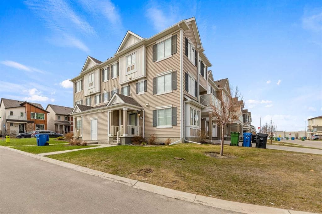 3-bed Townhouse for sale at 110 cityscape Lane NE, Calgary