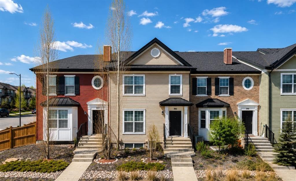 393 Legacy Boulevard SE — photo 1