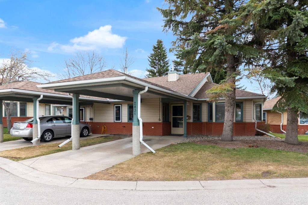 2-bed Townhouse for sale at 2831 Dovely Park SE, Calgary