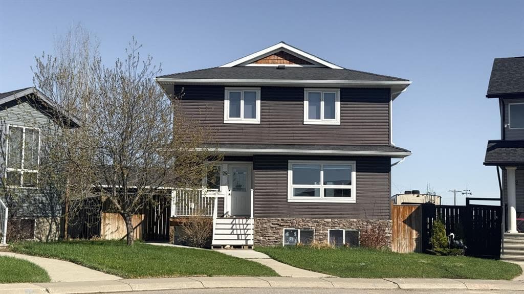 29 Sunrise Close SE — photo 1