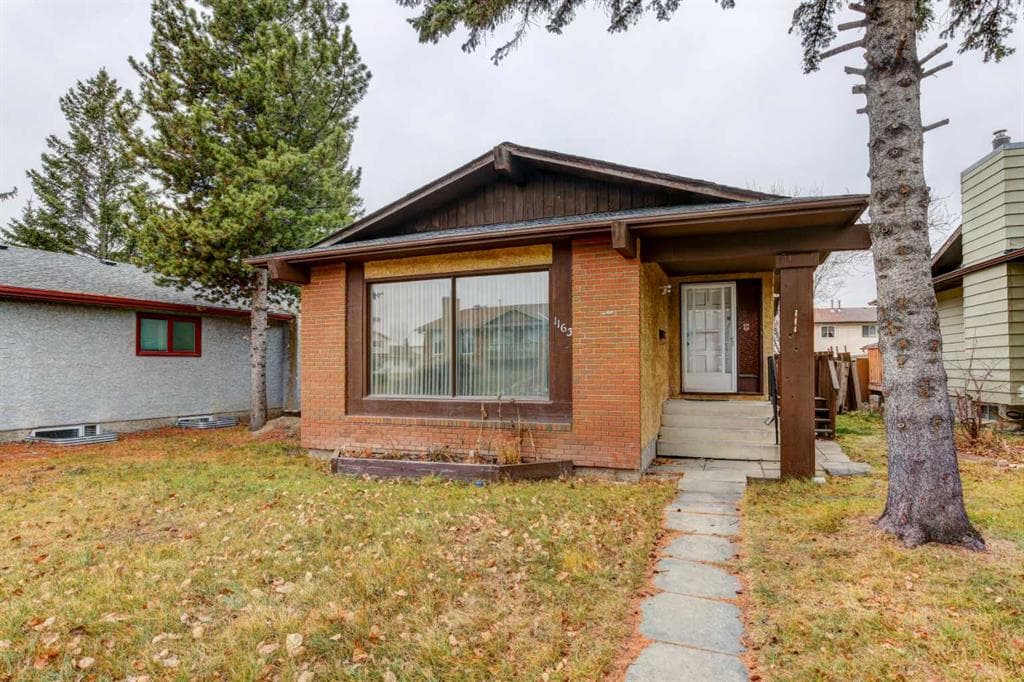 1163 Falworth Road NE — photo 1