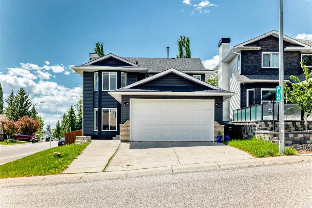 3-bed Detached for sale at 112 Christie Park Manor SW, Calgary