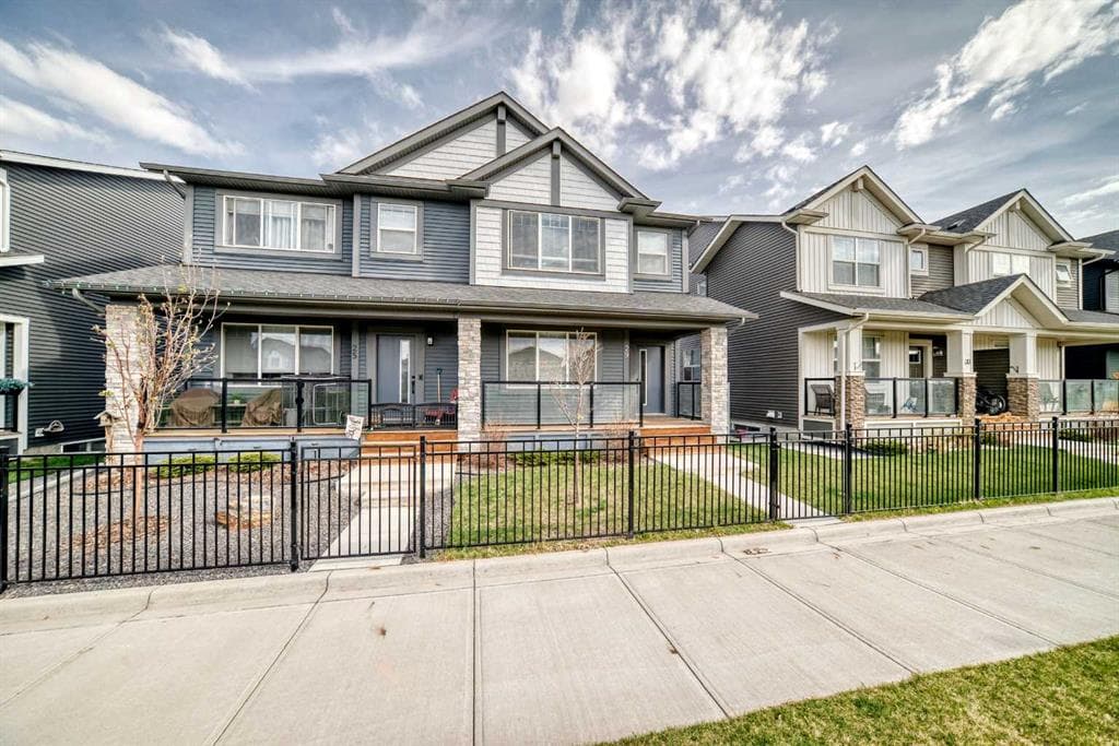 29 Midgrove Lane SW — photo 1