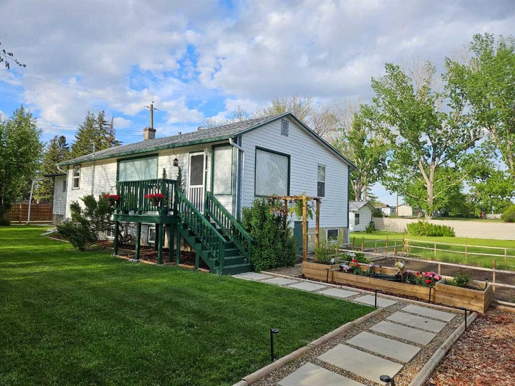 4-bed Detached for sale at 606 4 Street, Bassano