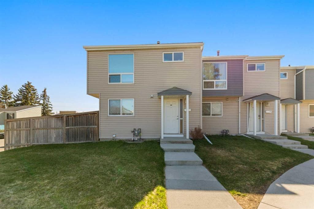 3-bed Townhouse for sale at 10, 5425 Pensacola Crescent SE, Calgary