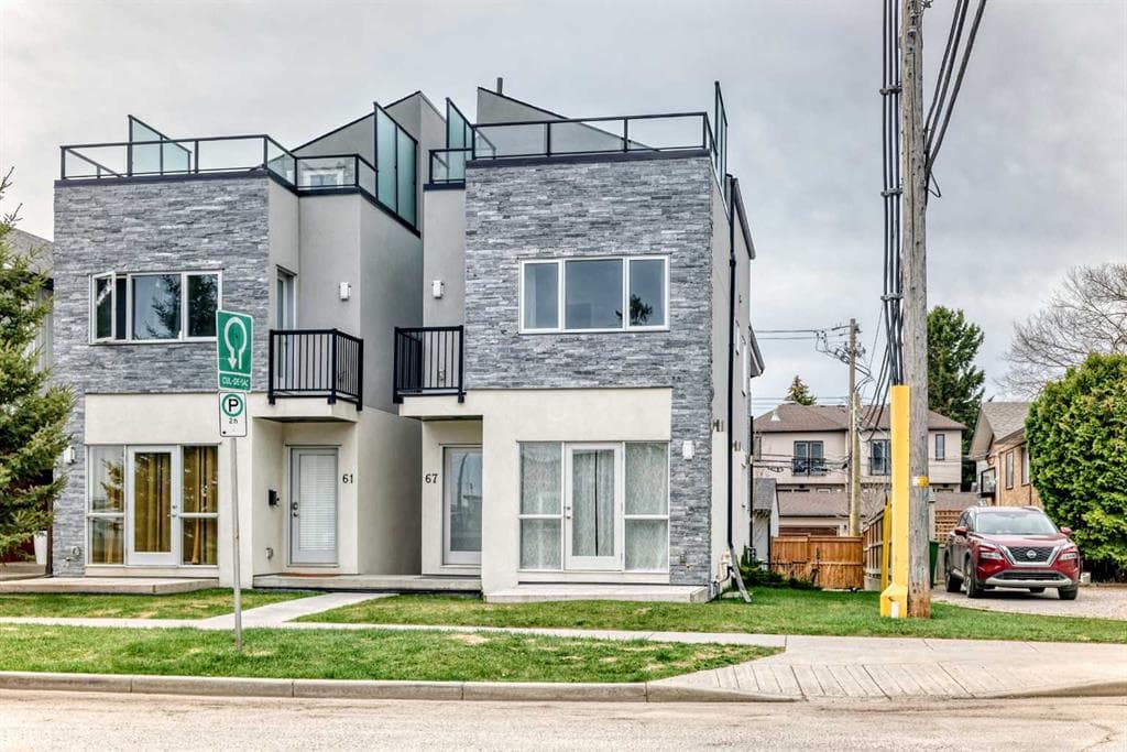 67 30 Avenue SW — photo 1