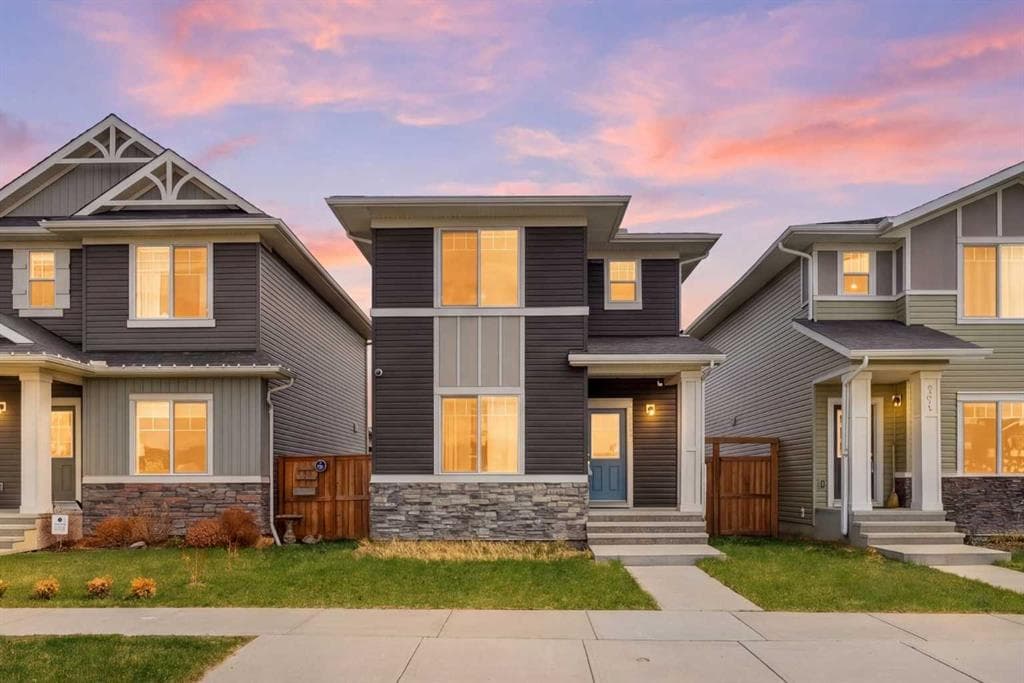328 Bayview Street SW — photo 1