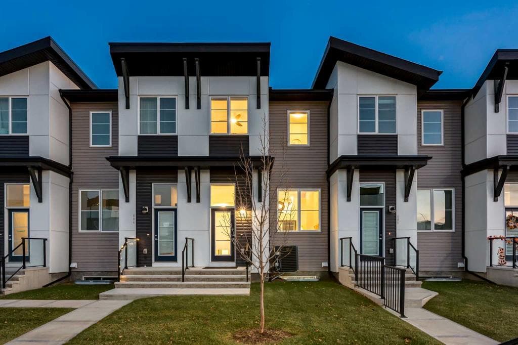 2-bed Townhouse for sale at 605, 474 SETON Circle SE, Calgary