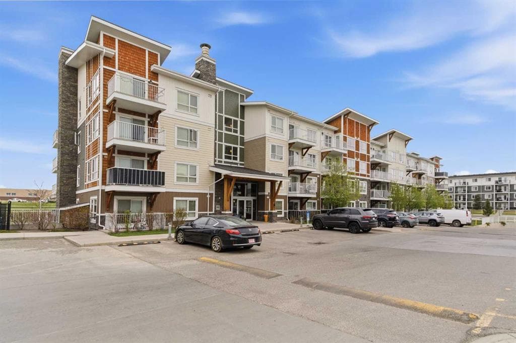 7410, 302 Skyview Ranch Drive NE — photo 1