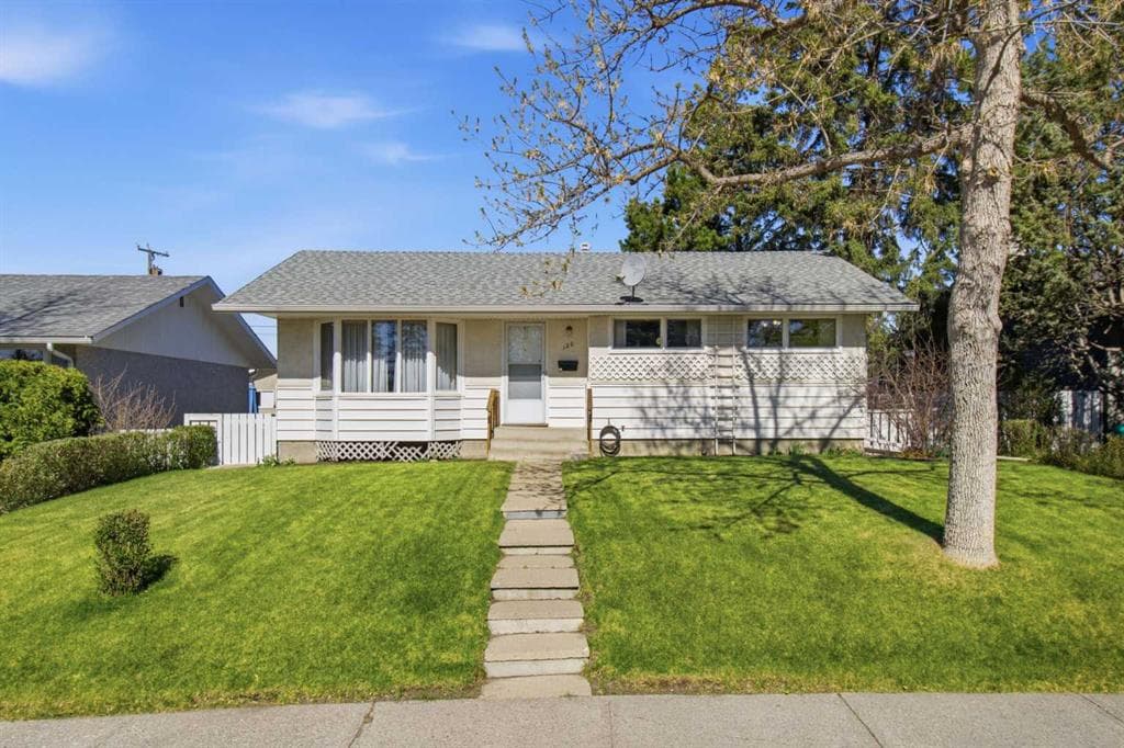 3-bed Detached for sale at 120 Glenpatrick Drive SW, Calgary