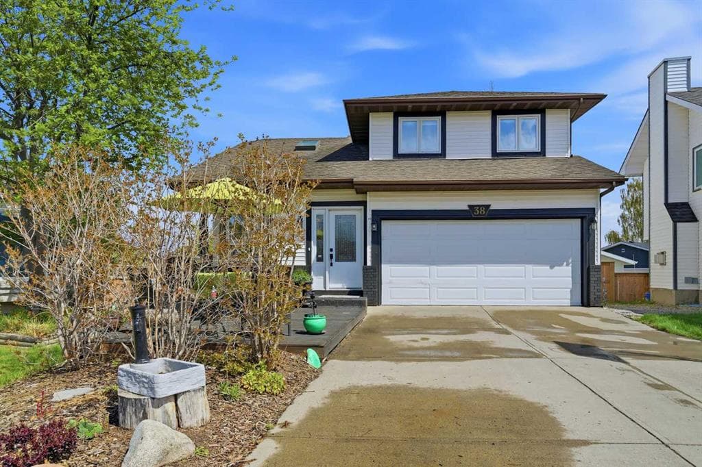 4-bed Detached for sale at 38 Sandpiper Way NW, Calgary