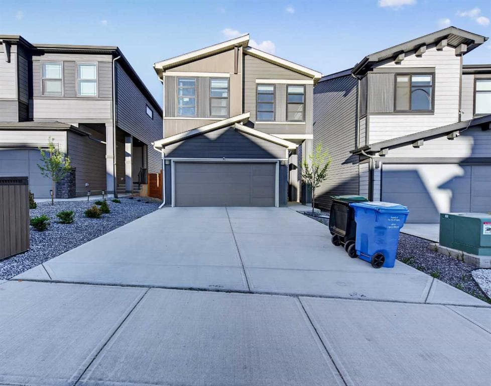 3-bed Detached for sale at 36 Royston Rise NW, Calgary