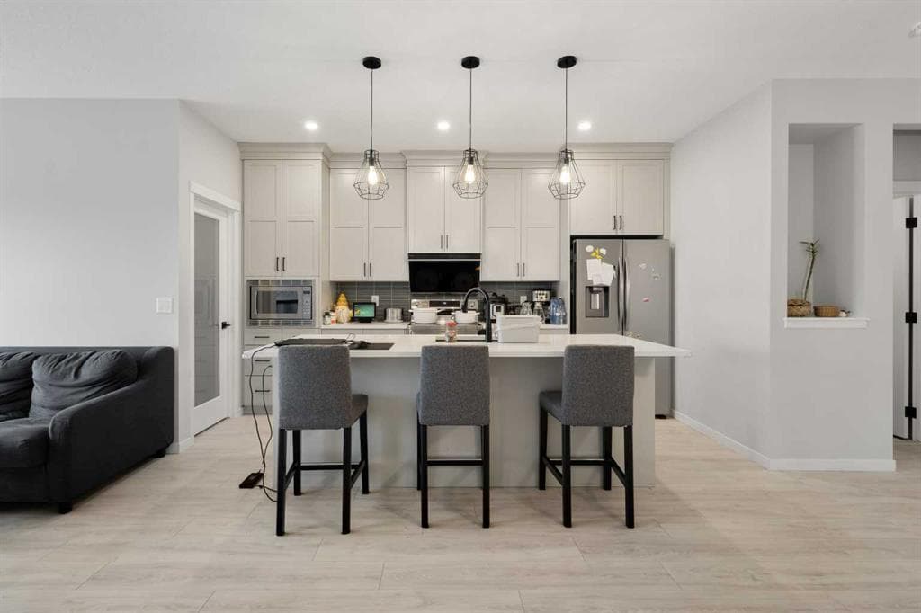 4-bed Detached for sale at 22 Edith Manor NW, Calgary