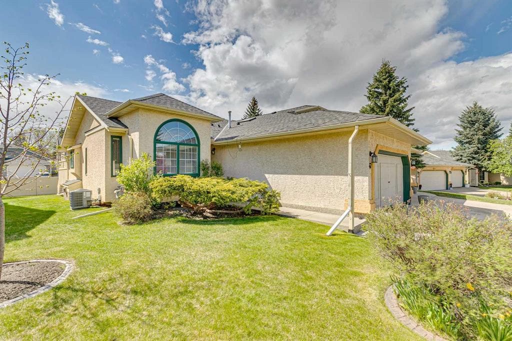 2-bed Semi-detached for sale at 47 Sunlake Close SE, Calgary