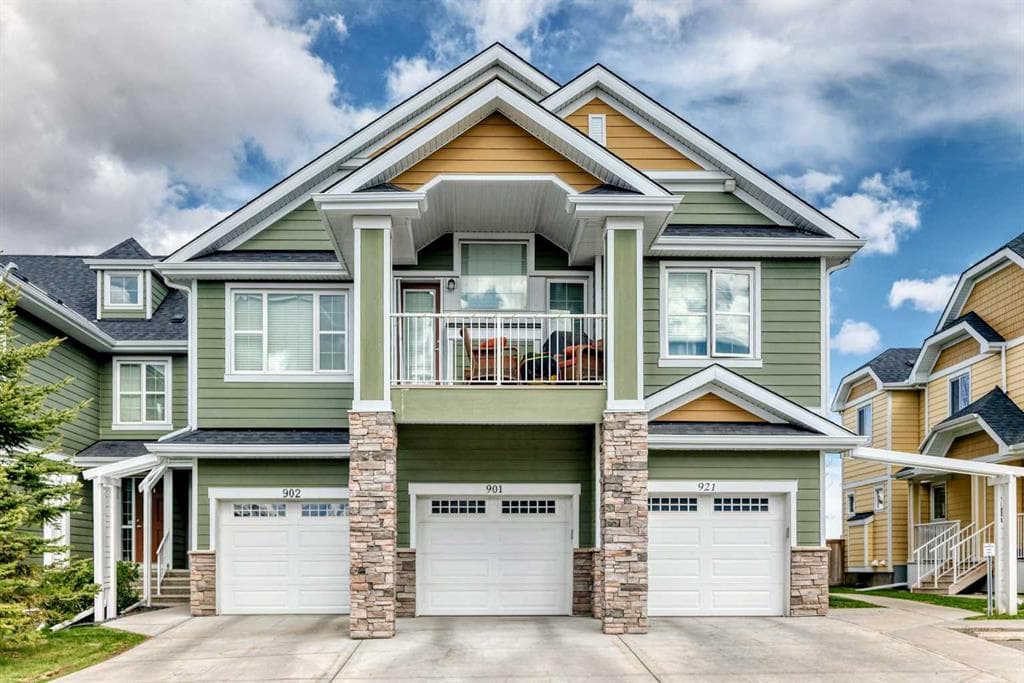 4-bed Townhouse for sale at 901, 2400 Ravenswood View SE, Airdrie