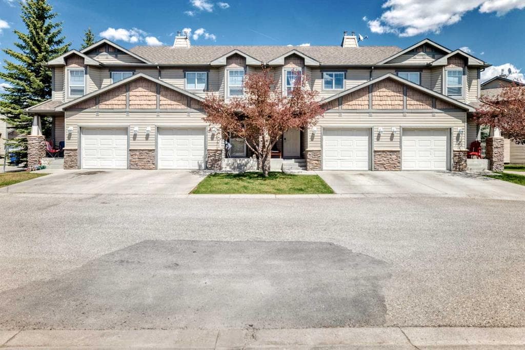 4-bed Townhouse for sale at 65 Spring Meadows Bay, Okotoks