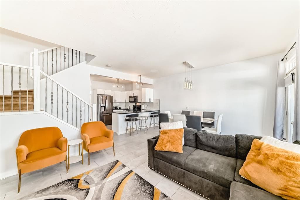 4-bed Townhouse for sale at 124 Royal Manor NW, Calgary