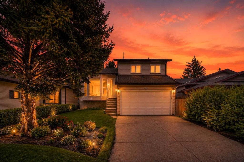 3-bed Detached for sale at 127 Woodstock Road SW, Calgary
