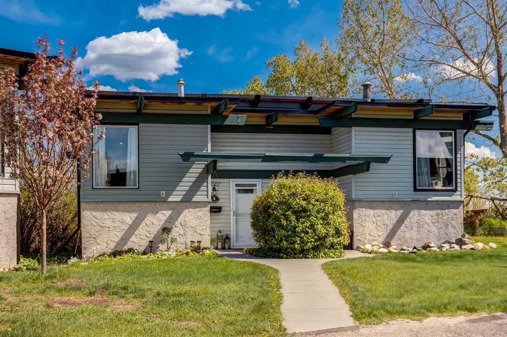 2-bed Townhouse for sale at 4, 333 Braxton Place SW, Calgary