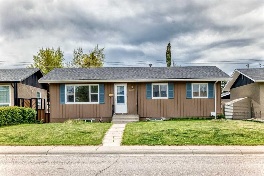 5-bed Detached for sale at 4607 Marwood Way NE, Calgary