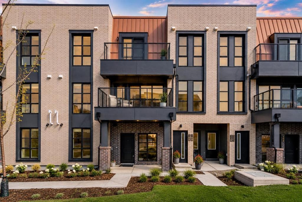 3-bed Townhouse for sale at 108, 4270 Norford Avenue NW, Calgary